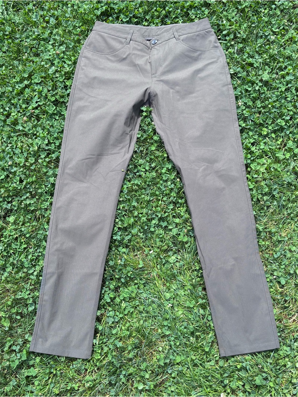 Vuori Men's Chino Pants Gray